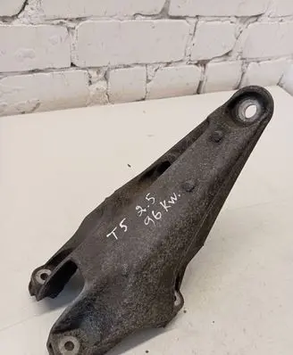 Volkswagen Transporter - Caravelle T5 Engine mounting bracket 7H0199370
