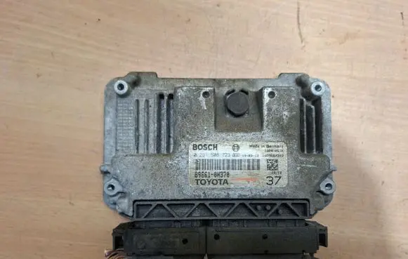 Toyota Aygo AB10 Engine control unit/module 896610H370