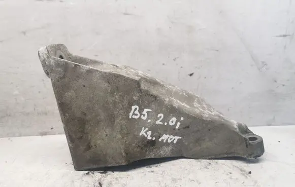 Audi A4 S4 B5 8D Engine mounting bracket 8D0199307P