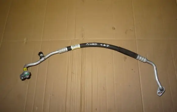 KIA Xceed Air conditioning (A/C) pipe/hose 97762J7300