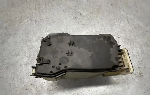 Mercedes-Benz C W204 Fuse box set A2045400024