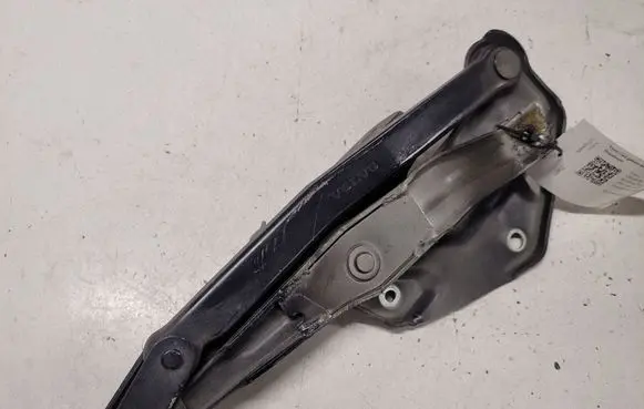 Volvo C70 Tailgate/trunk/boot hinge