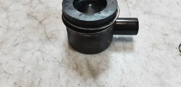 Mercedes-Benz GLK (X204) Piston 8349F 8R4