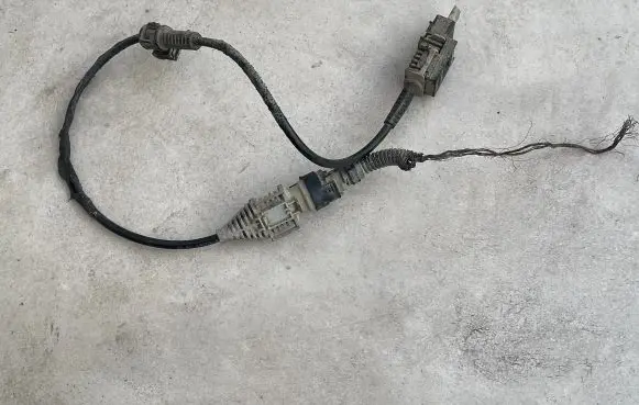 Opel Zafira B Front ABS sensor wiring 13118565