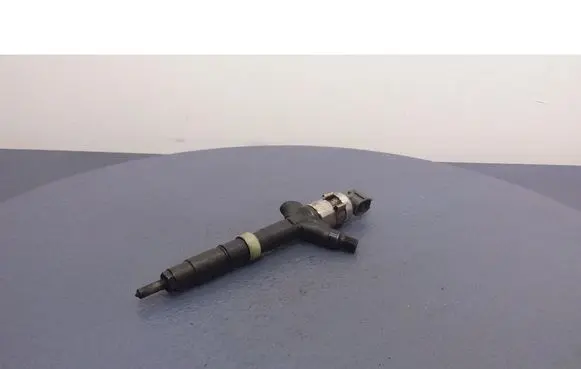 Toyota Avensis Verso Fuel injector 23670-27030