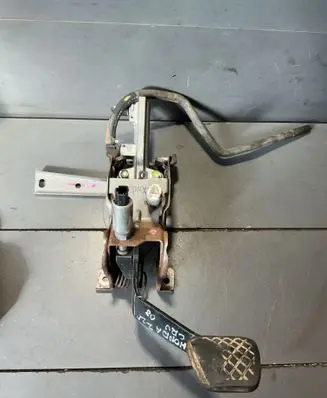 Honda CR-V Clutch pedal