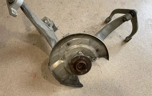 Volvo XC90 Front wheel hub spindle knuckle 31451448