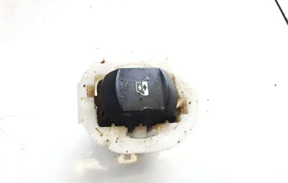 Renault Megane II Electric window control switch