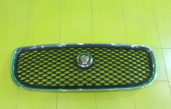 Jaguar XE Front bumper upper radiator grill X7M018K28AA 18AB2