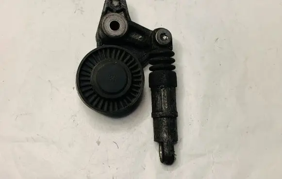 Audi Q5 SQ5 Generator/alternator belt tensioner
