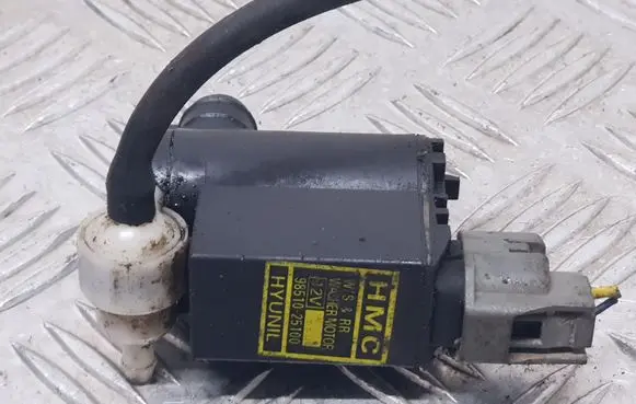 Hyundai Matrix Windscreen/windshield washer pump 9851025100