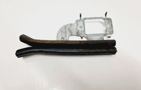 Peugeot 2008 I Rear door windshield rail 9805350480