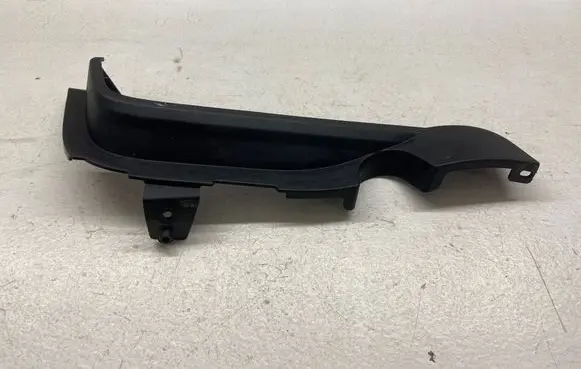Rear bumper trim bar molding