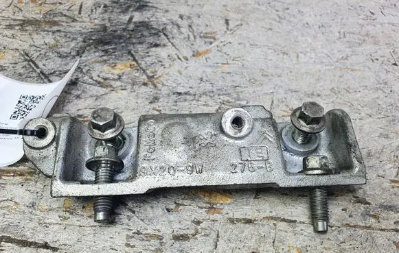 Land Rover Range Rover Sport L320 Fuel Injector clamp holder 9X2Q9W