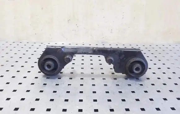 Nissan X-Trail T32 Rear differential/diff mount bracket 