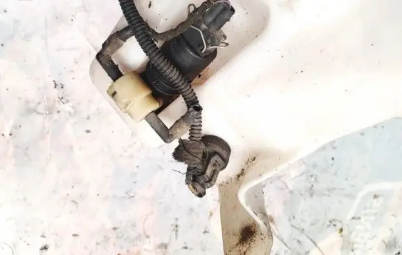 Peugeot 806 Windscreen/windshield washer pump