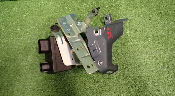 Fiat Ducato Fender mounting bracket 