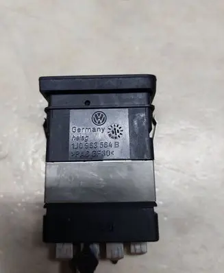 Volkswagen Golf IV Seat heating switch 1J0963564B