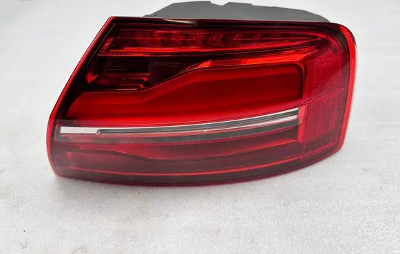 Audi A8 S8 D4 4H Rear/tail lights 4H0945096J 4H0945096