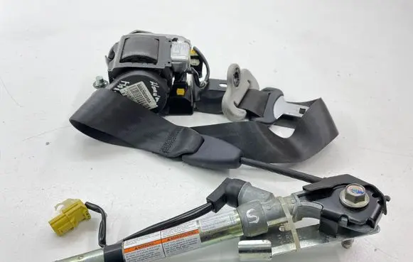 Honda CR-V Front seatbelt 81450SWWE0 608200000A