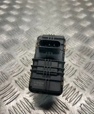 BMW 3 E90 E91 Turbine electric control actuator 6NW010099