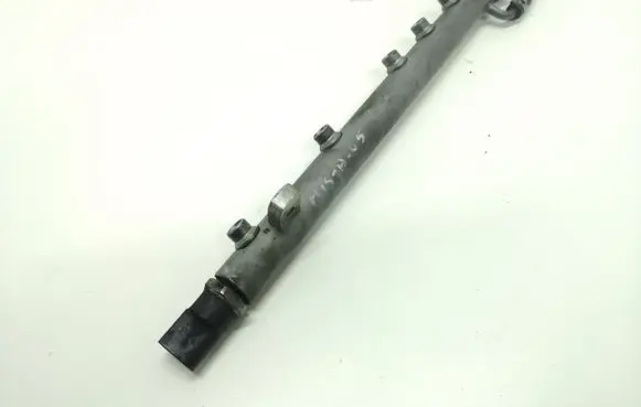 Mercedes-Benz A W169 Fuel distributor A64007012