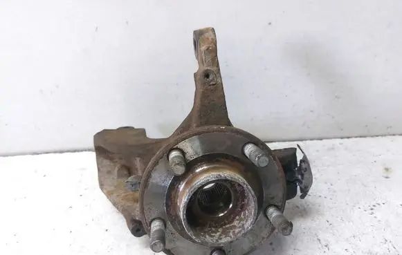 Ford Focus C-MAX Front wheel hub 3M513K171