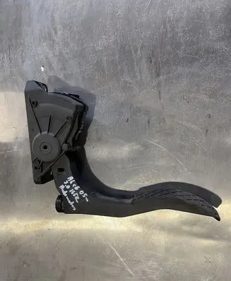 Audi A6 S6 C6 4F Accelerator throttle pedal 4F1723523A