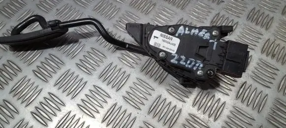 Nissan Almera N16 Accelerator throttle pedal 18002au400 6pv00862003