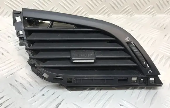 Peugeot 207 Dashboard side air vent grill/cover trim 9650088577