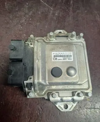 Nissan Pixo Engine control unit/module 0261s04260 33920m68k01