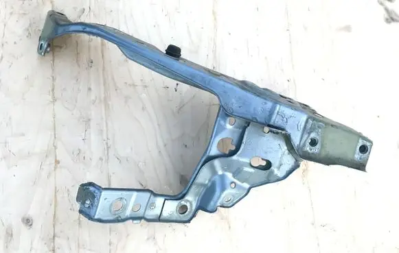 Opel Astra H Front bodywork piece 13237139