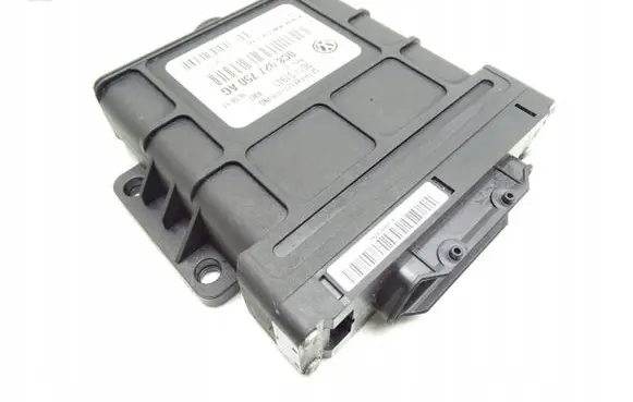 Volkswagen Touareg II Transfer box differential control unit 0C8927750AG