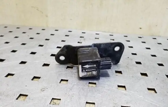 Mitsubishi Pajero Sport I Airbag deployment crash/impact sensor MR522942 1876004110