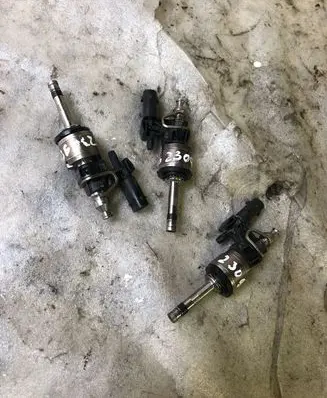 Skoda Scala Fuel injector 0261500443