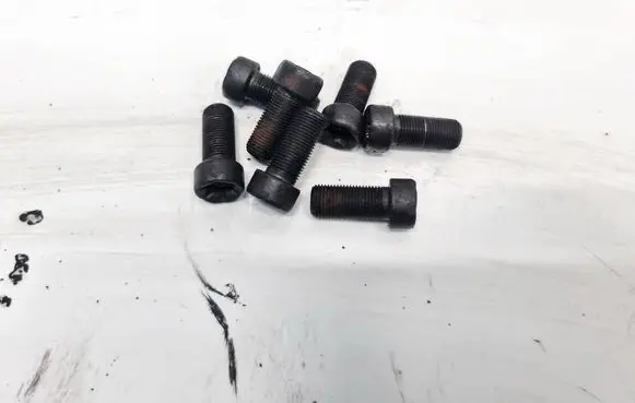 Nissan X-Trail T30 Nuts/bolts 