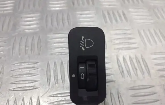 Peugeot 206 Light relay 1925699