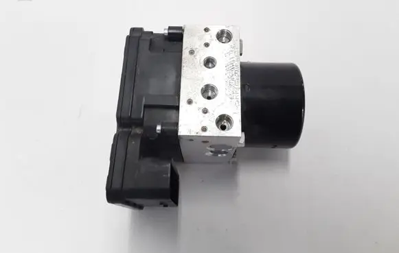 Volvo V60 ABS Pump 31423348