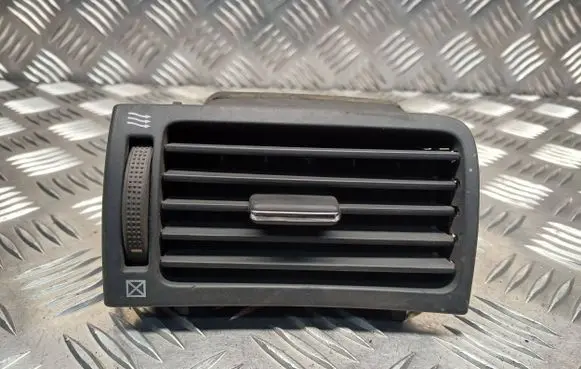 Toyota Avensis T250 Dashboard side air vent grill/cover trim 8221 8518