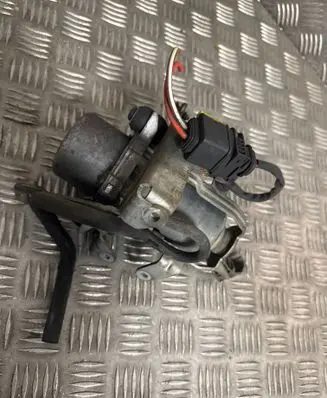 Mercedes-Benz E W212 Vacuum pump A0004302832 86422823 00928617