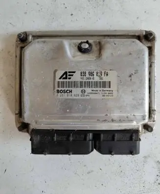 Ford Galaxy Engine control unit/module 038906019FA 0281010629
