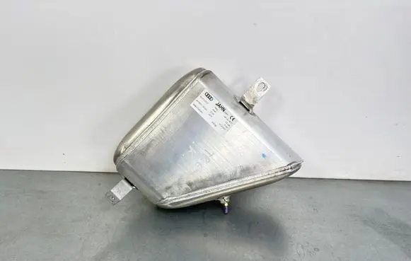 Volkswagen Touareg III Air suspension tank/reservoir 4M0616203F