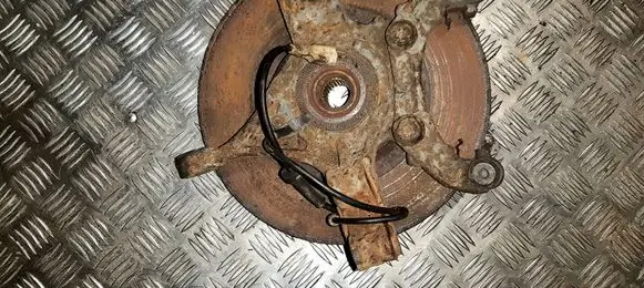 Citroen C4 I Front wheel hub