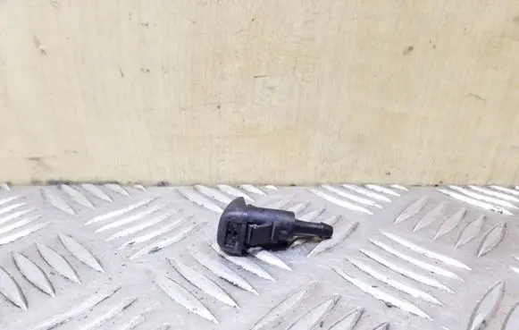 Hyundai i40 Windshield washer spray nozzle 