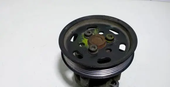 Volkswagen PASSAT B5.5 Power steering pump 038145255B