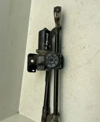 KIA Sportage Front wiper linkage and motor