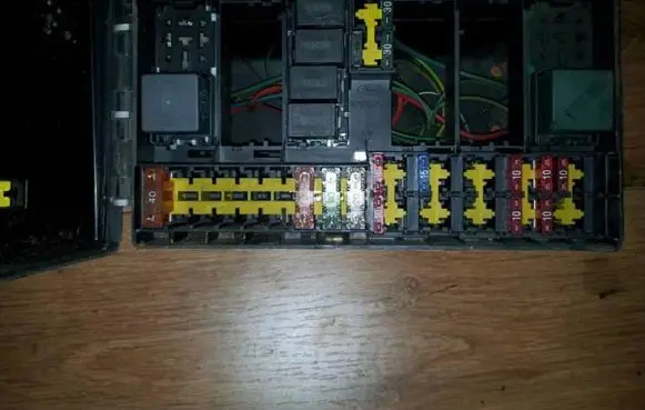 Ford Focus Fuse box set 98ag14a076af