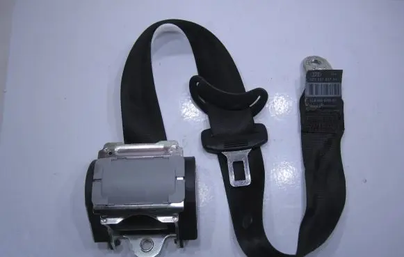 Middle seatbelt (rear)