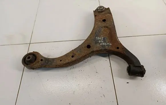 KIA Sorento Front lower control arm/wishbone N0CODE