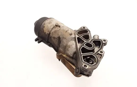 Oil filter mounting bracket